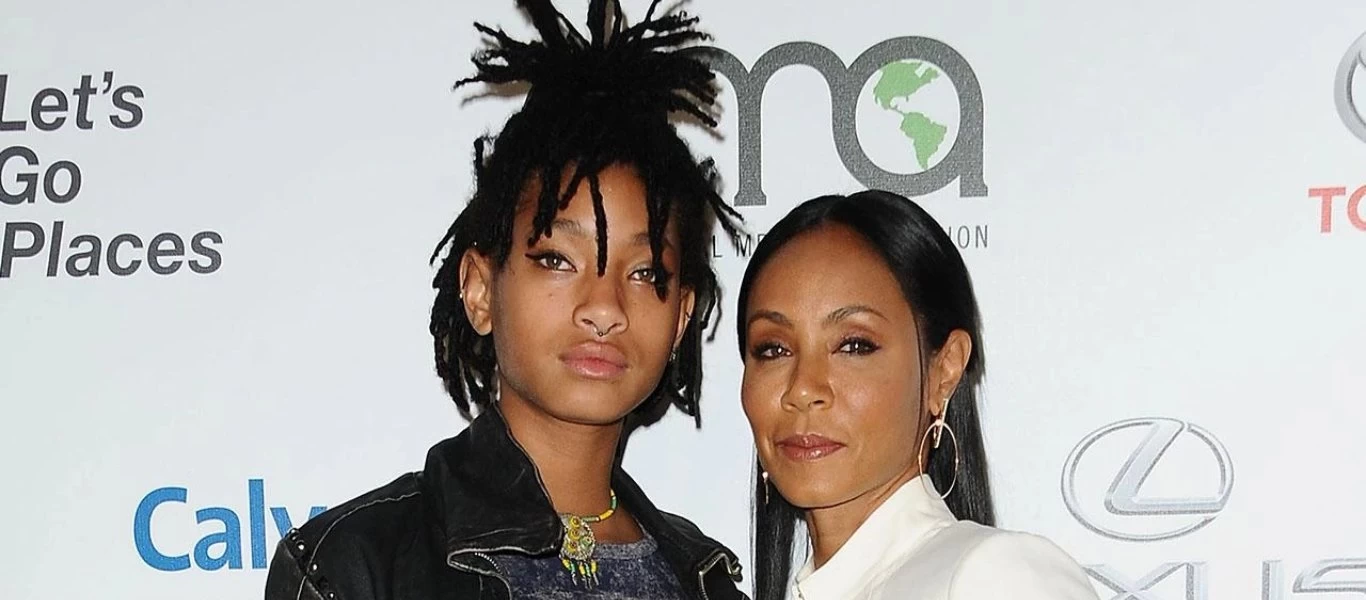 Τι άλλο θα ακούσουμε; - H κόρη του Γ.Σμιθ αποκάλυψε στη μητέρα και τη γιαγιά της ότι είναι πολυερωτική